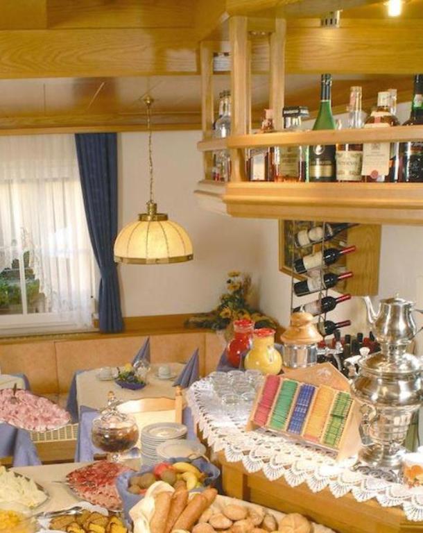 Pension Aurora Appiano Sulla Strada Del Vino Bagian luar foto